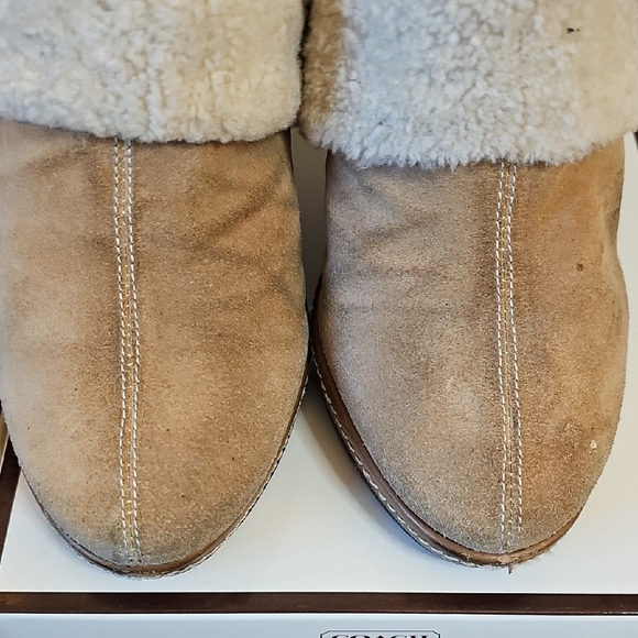 Vintage Coach Women's Black and Tan Shearling Mules - Make Offer - Picture 3 of 17